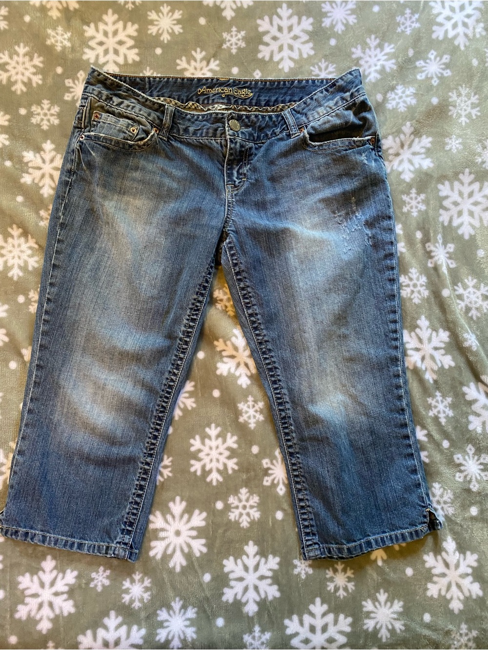 American Eagle Outfitters Women's Mid Blue Cropped Jeans